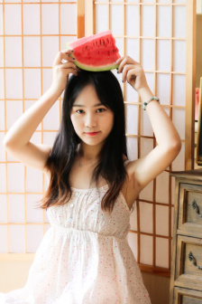 一件一件的剥掉她的衣服